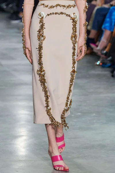 Look 43